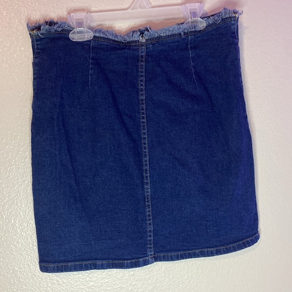 Used - Picture 2 of 2